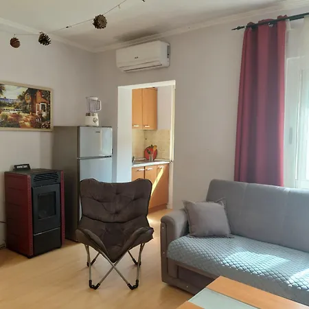 Next To Blloku Lovely Apartment-comodissimo Centro Tiran