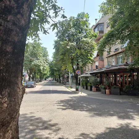 Next To Blloku Lovely Apartment-comodissimo Centro Tiran