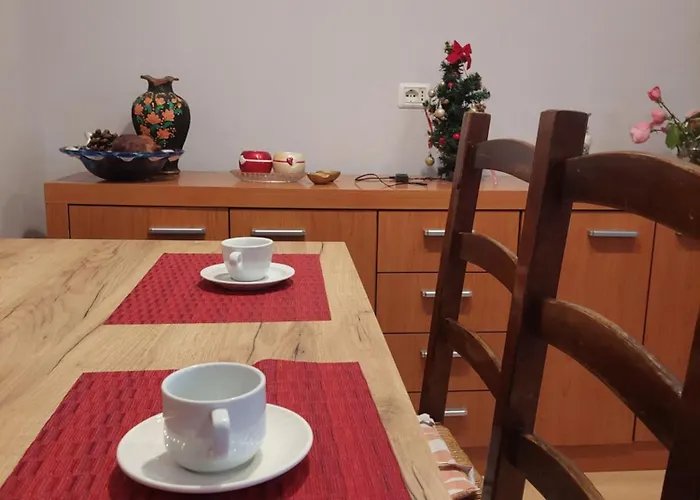 Next To Blloku Lovely Apartment-comodissimo Centro アパート *