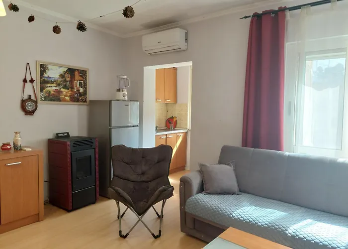 Next To Blloku Lovely Apartment-comodissimo Centro ティラナ