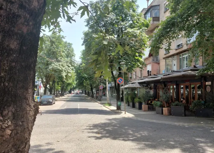 Next To Blloku Lovely Apartment-comodissimo Centro ティラナ
